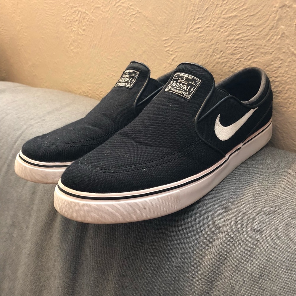 Nike SB Janowski Slip Ons